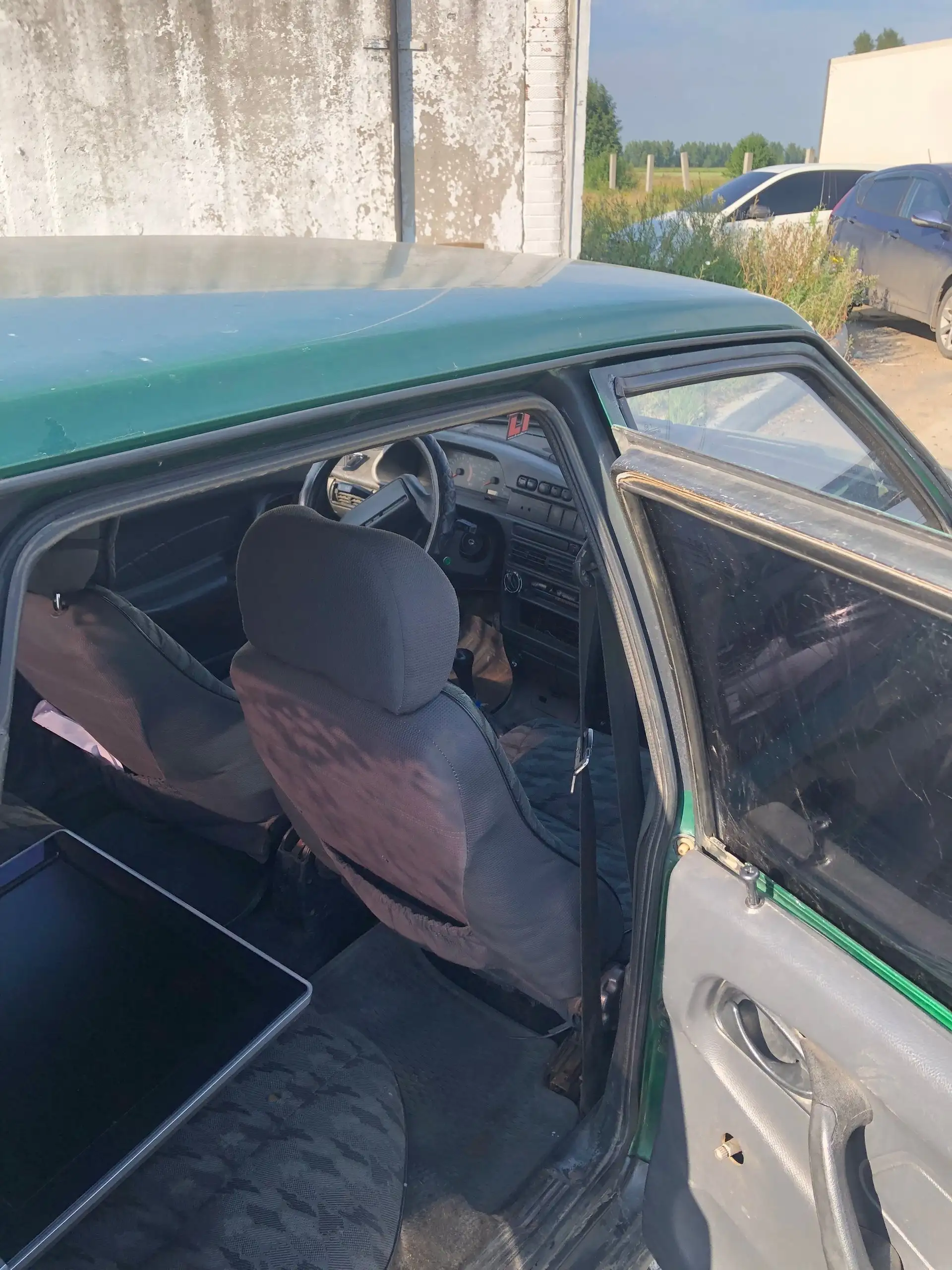 Продам авто, нужен ремонт кузова. Бензин. - Авто в Омск