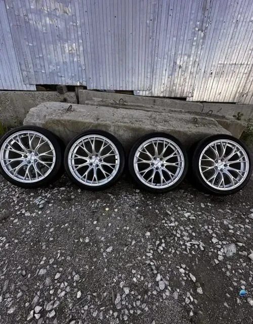 Комплект колес WedsSport R18 5/114.3 - Автозапчасти в Омск