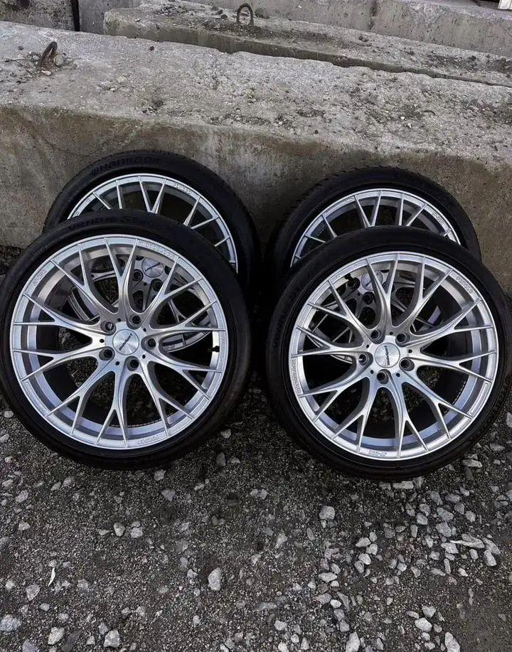 Комплект колес WedsSport R18 5/114.3 - Диски и шины (Запчасти) в Омск