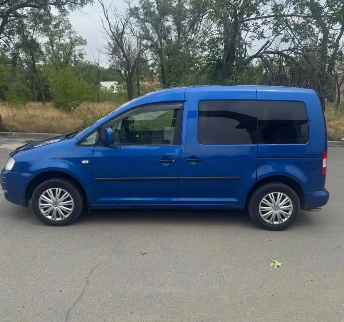 Volkswagen Caddy Life 2010, 7 мест, газ/бензин - Легковые автомобили (Авто) в Омск