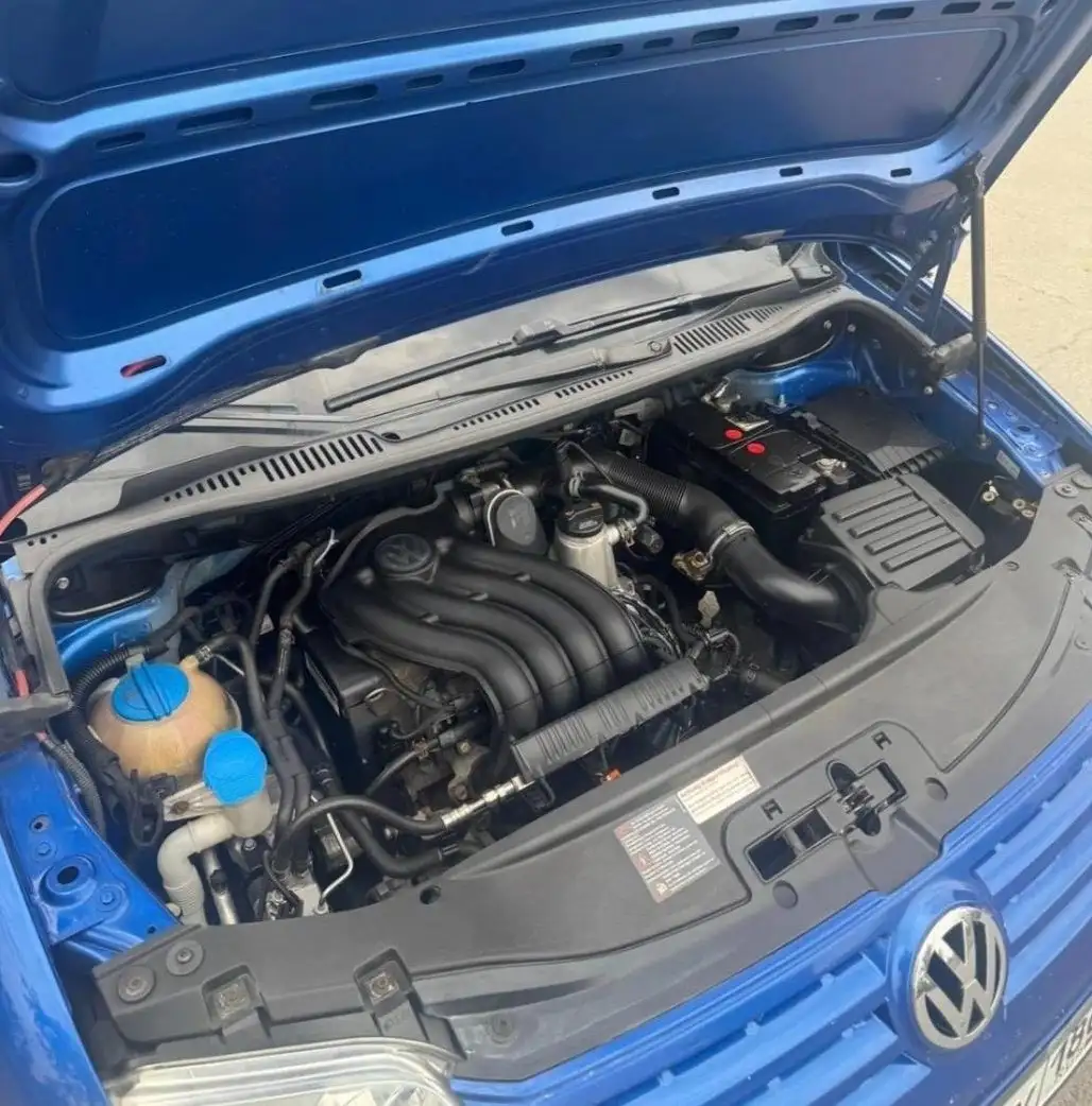 Volkswagen Caddy Life 2010, 7 мест, газ/бензин - Легковые автомобили (Авто) в Омск