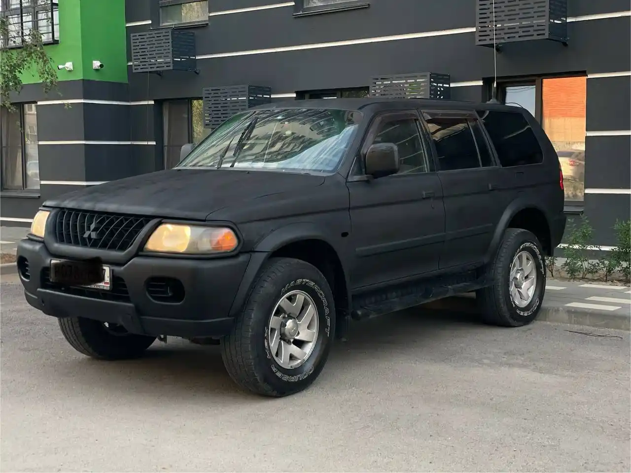 Mitsubishi Pajero sport 2003 года