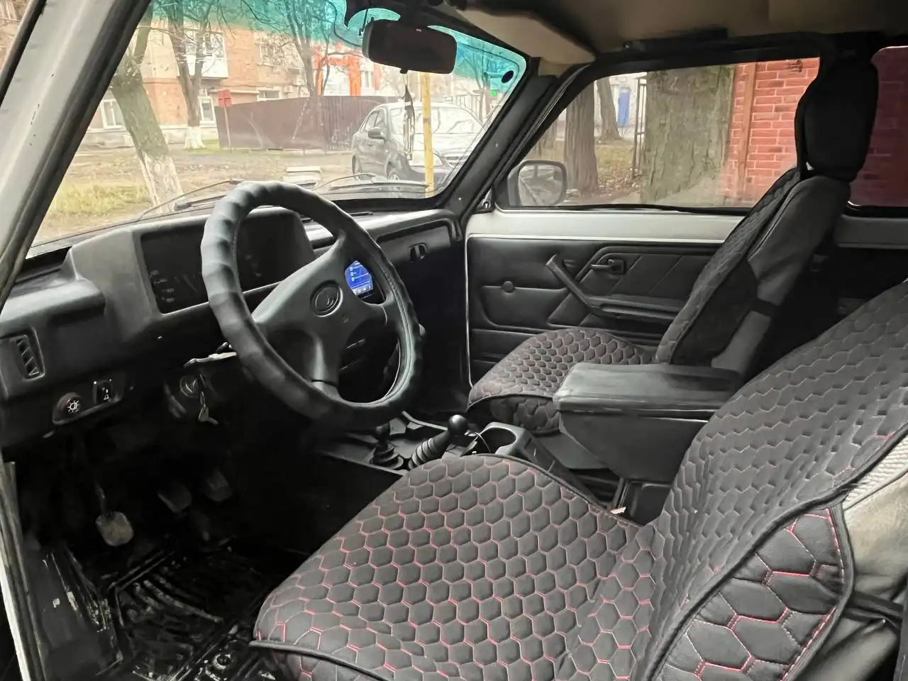 Продажа автомобиля ВАЗ 2107 2001 года в Донецке