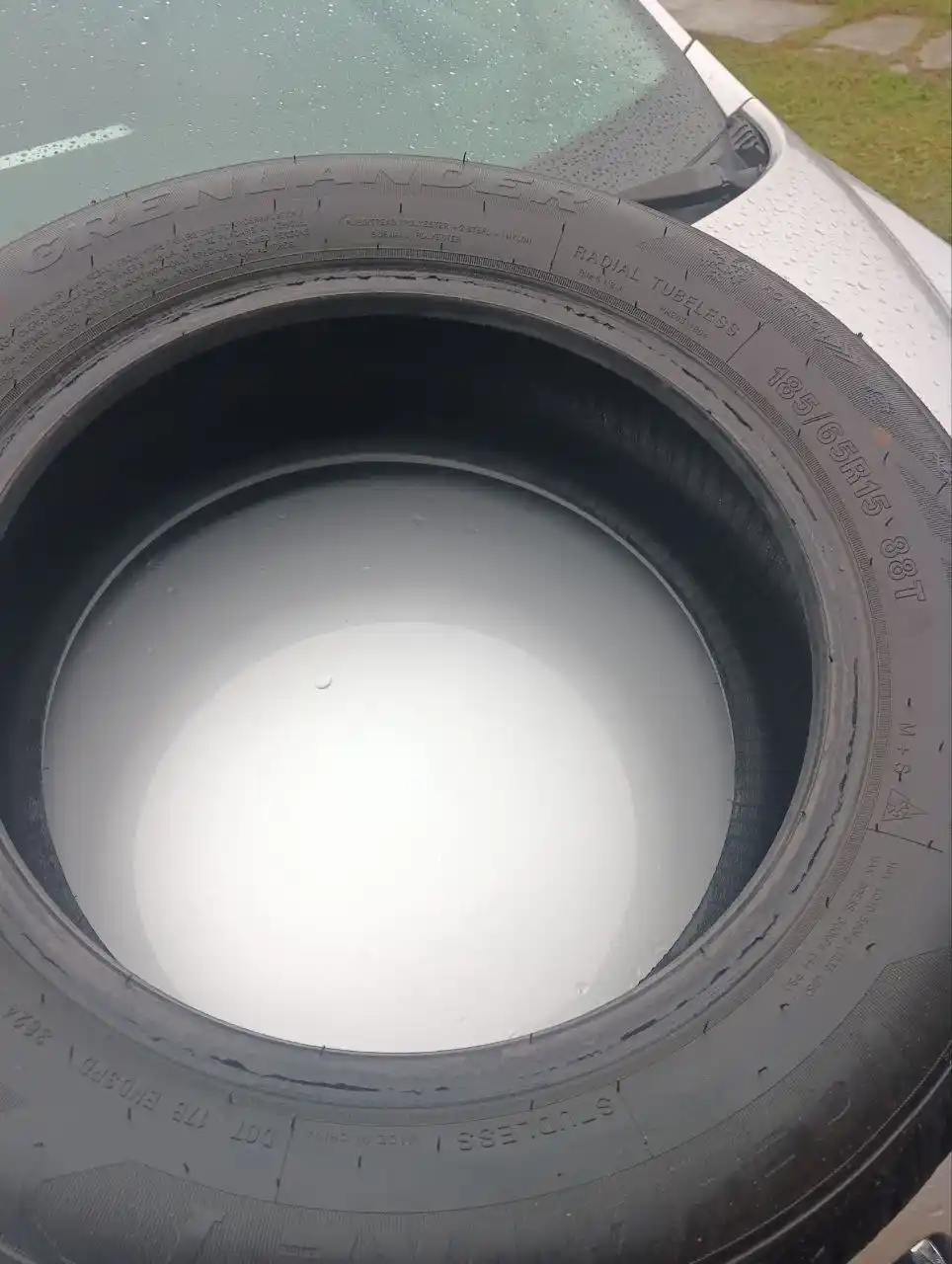 Продам зимние шины Grenlander 185/65/R15 б/у