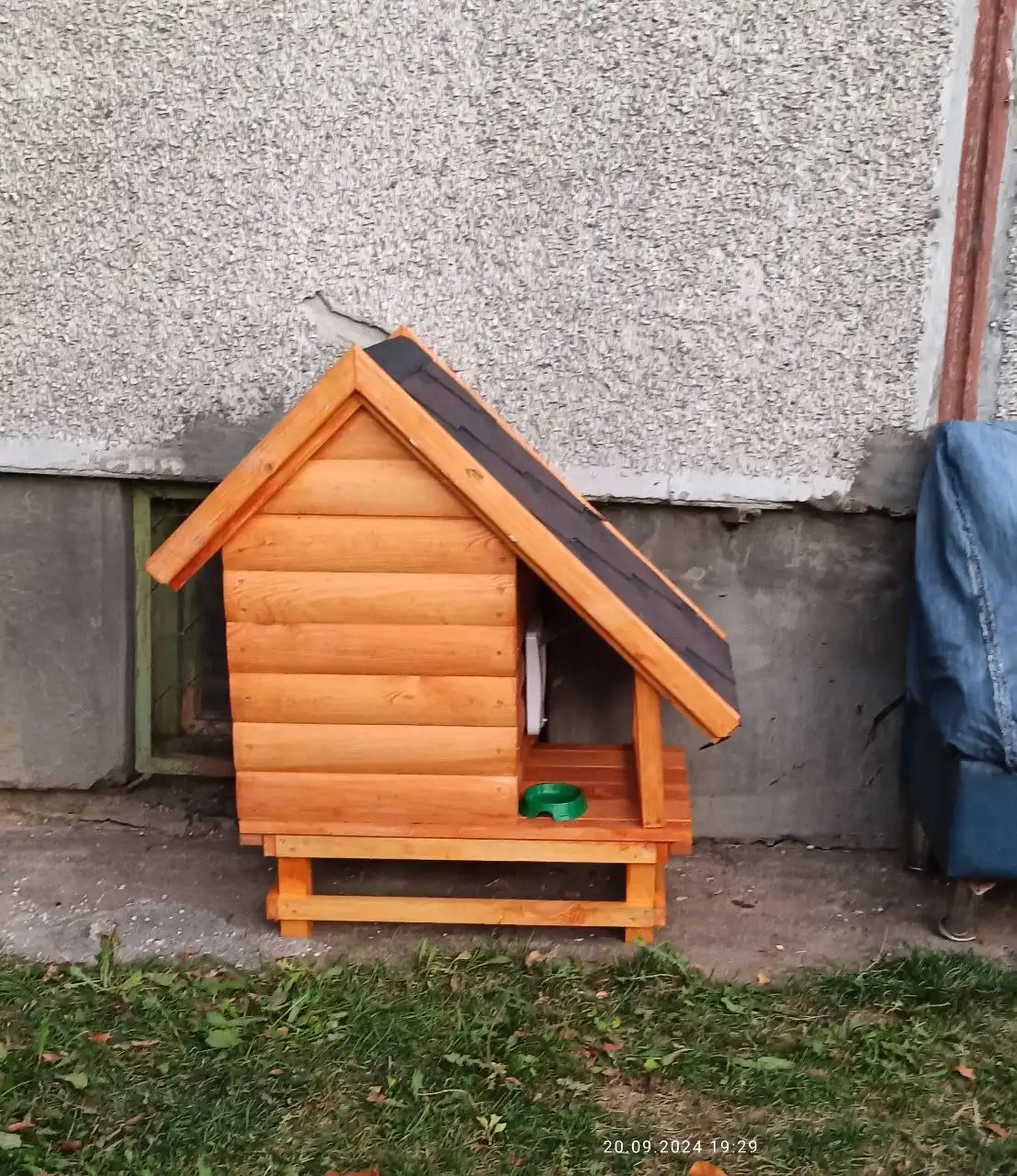 Домик уличный для кота
