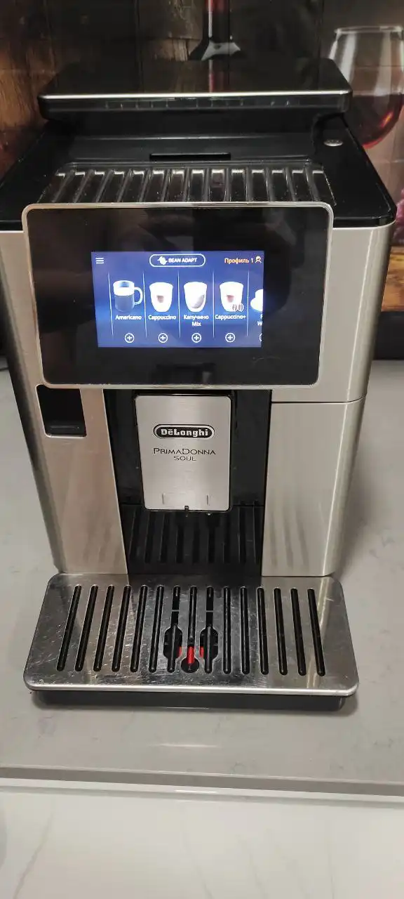 Продам кофемашину Делонги 610.74
