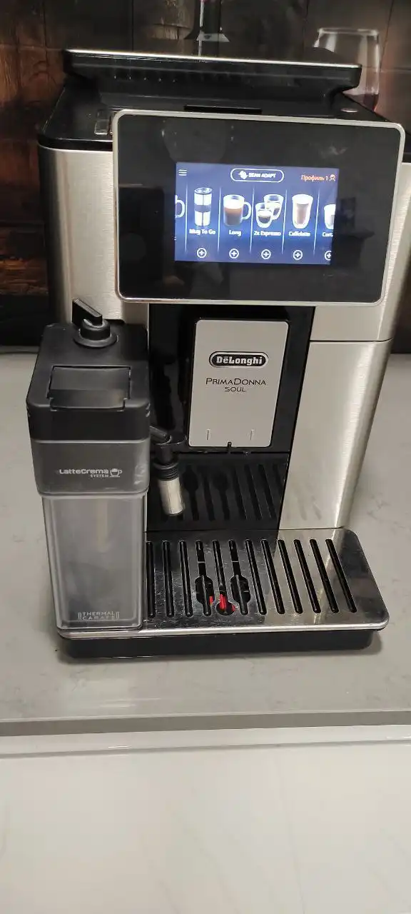 Продам кофемашину Делонги 610.74