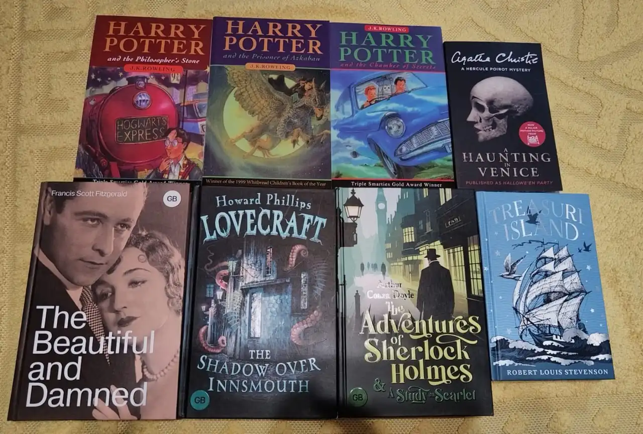 Распродажа книг и комиксов