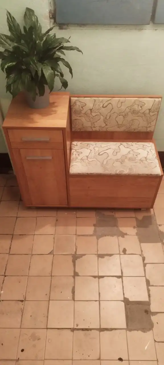 Продам тумбу для обуви