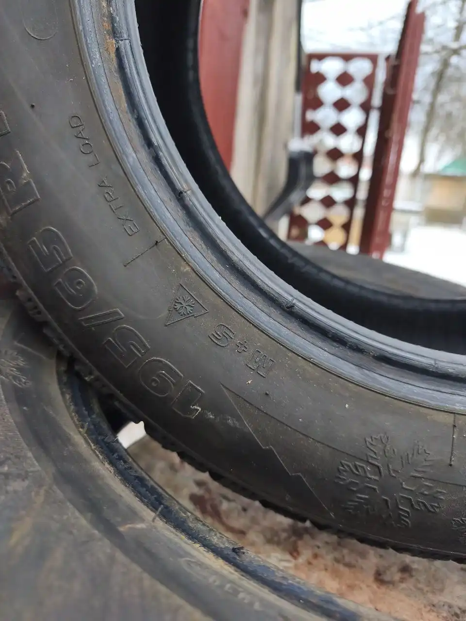 Продажа зимних шин 195/65/15