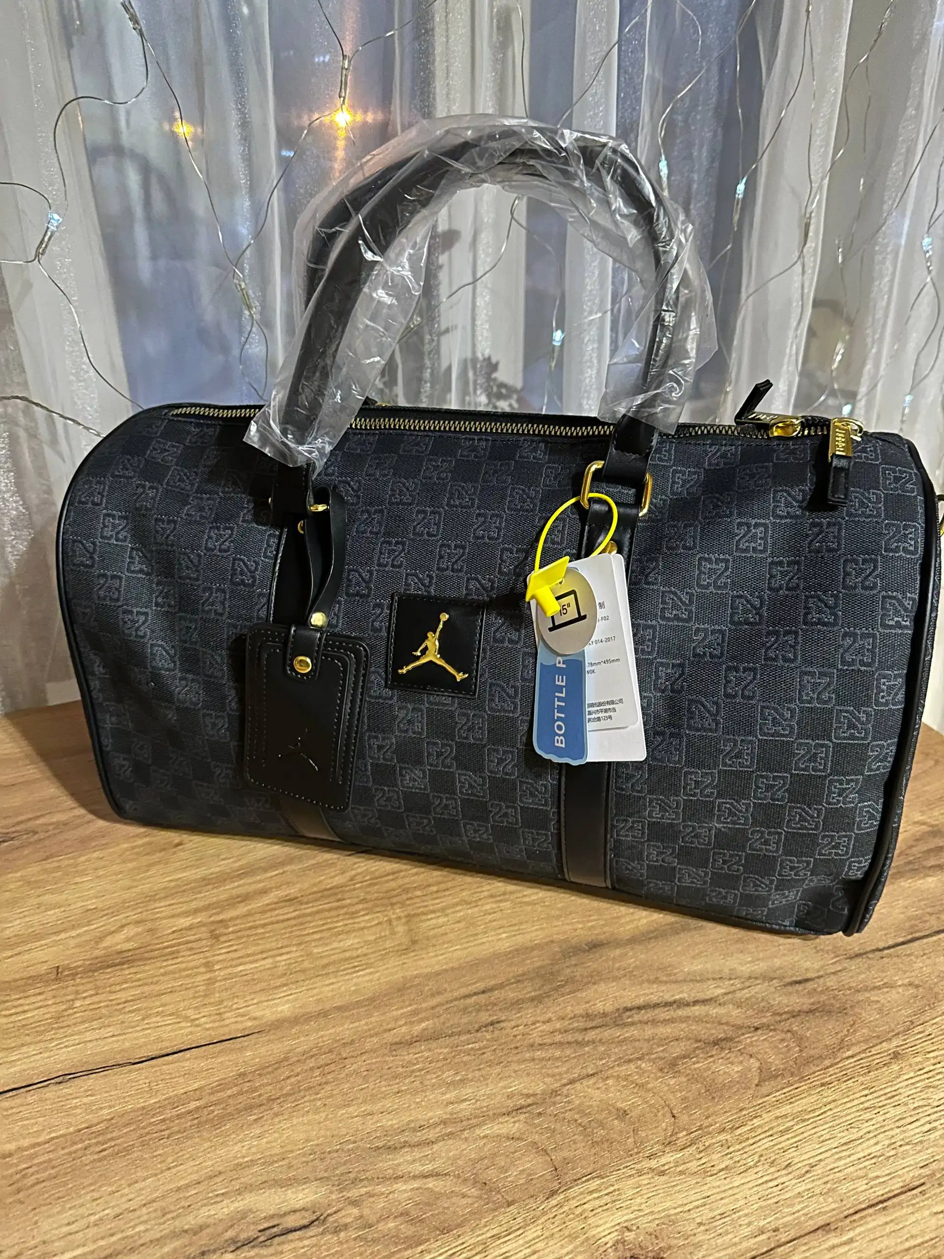 Продажа одежды и электроники