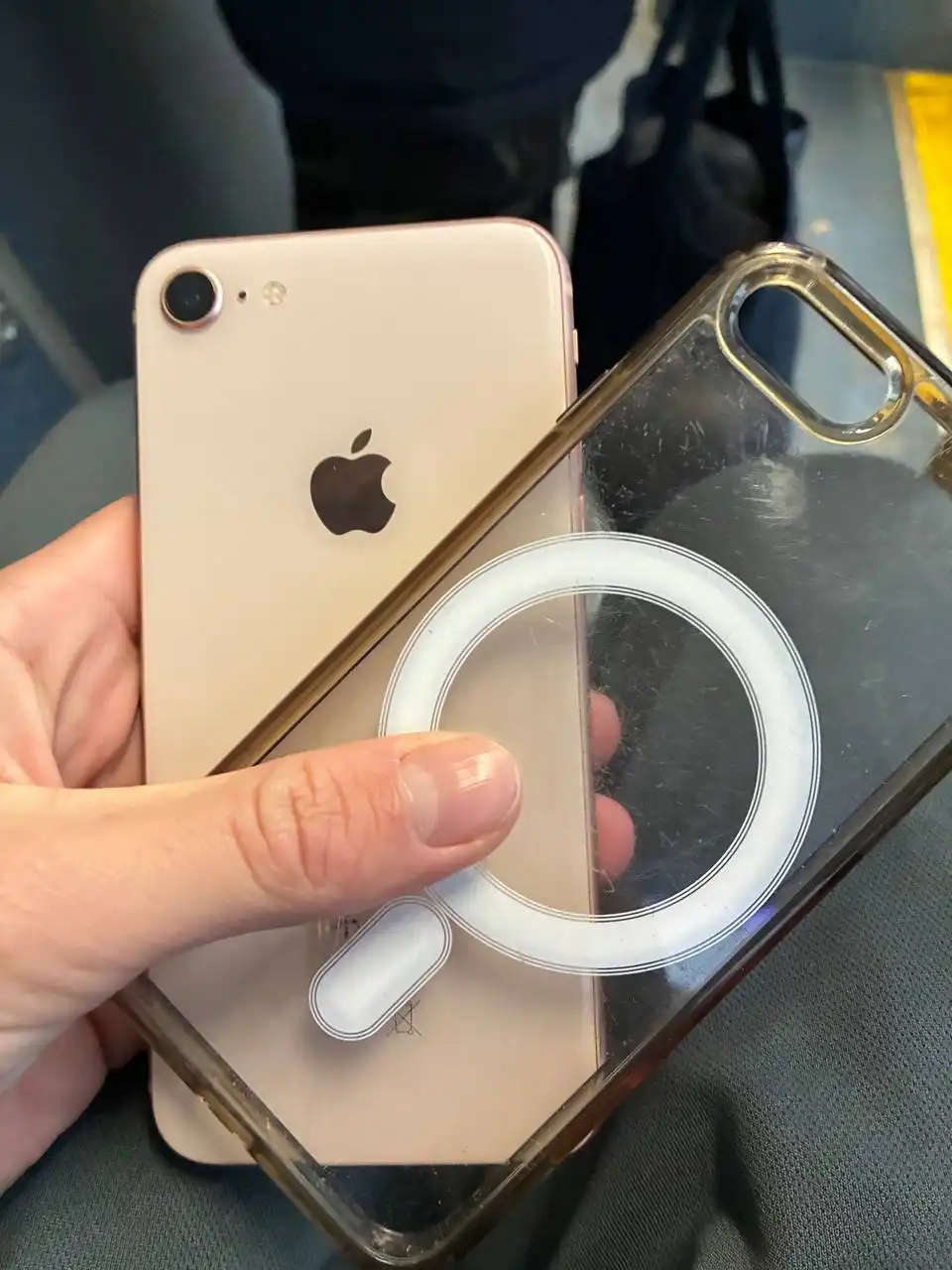 iPhone 8 в отличном состоянии с комплектом