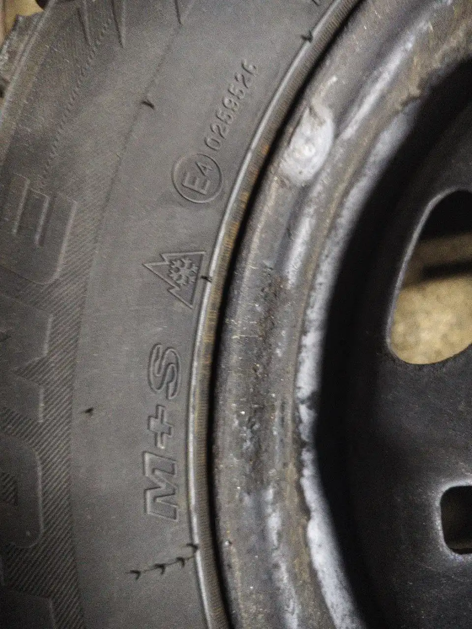 Зимняя резина с дисками 175/70 R14 для VAG Polo Skoda