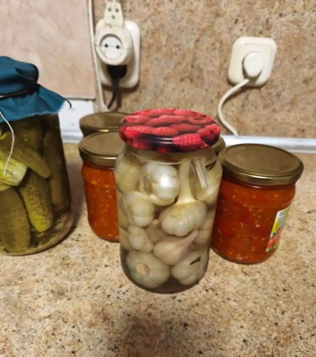 Продам домашние закатки: лечо, чеснок, огурцы - Продукты питания (Барахолка) в Дзержинск-Фаниполь