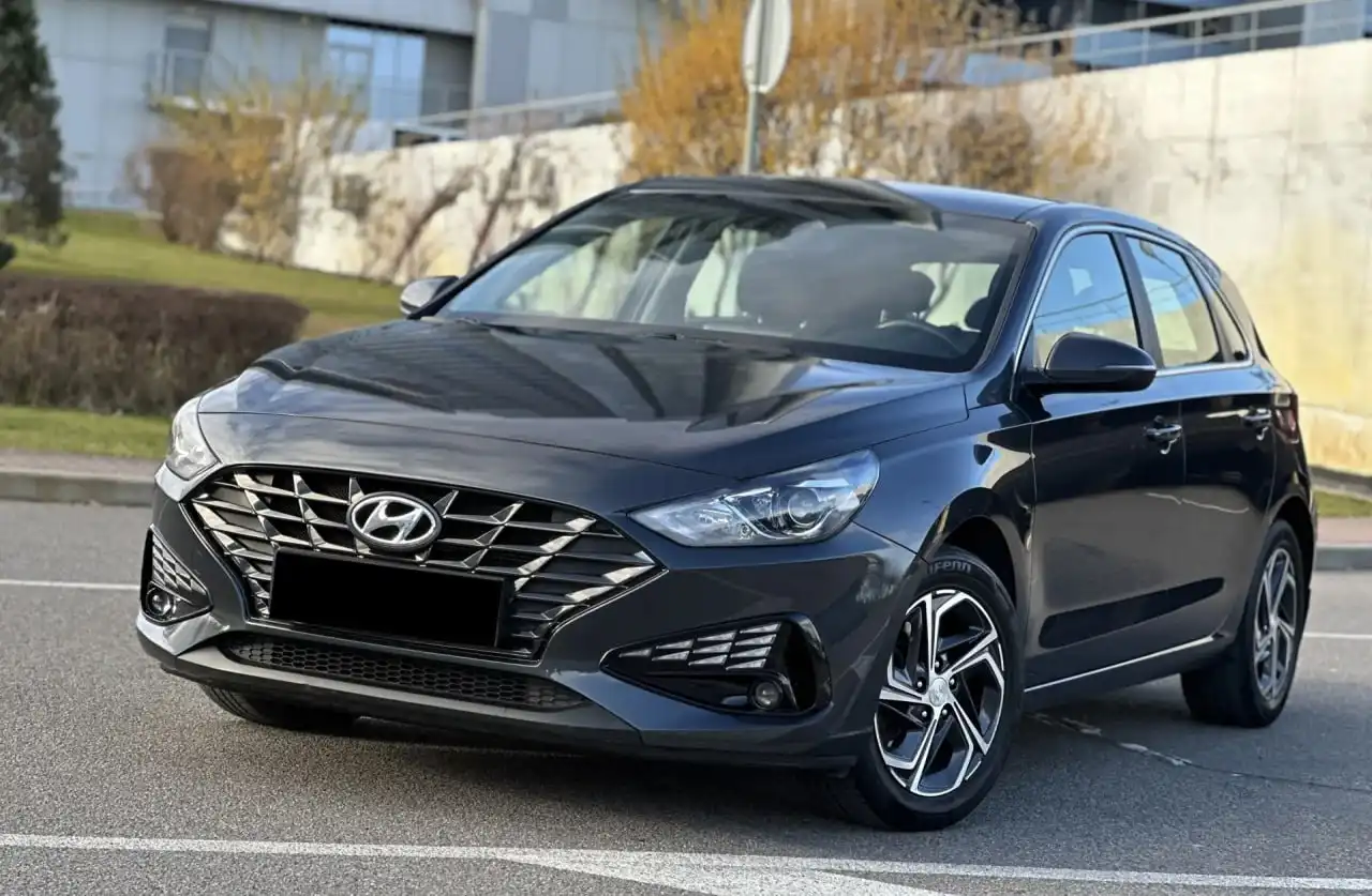 Hyundai i30 автомат 1.5 бензин