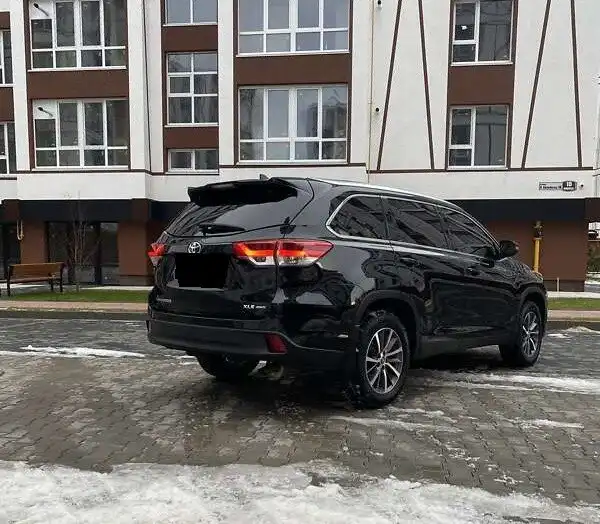 Toyota Highlander 2019 в отличном состоянии