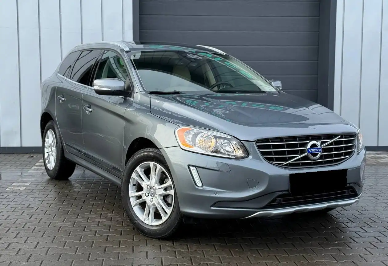 Продам Volvo XC 60 2л бензин автомат передний привод - Авто в Вологда