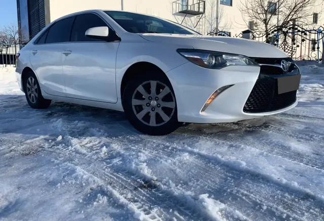 Toyota Camry 2.5 автомат 2015 года - Шины и диски в Вологда