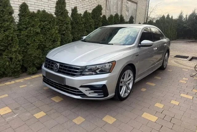 Продам Volkswagen Passat R-Line 2017 года - Легковые автомобили в Вологда