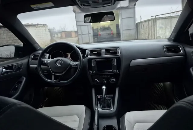 Продажа Фольксваген Джетта 2016 года - Грузовики и коммерческий транспорт в Вологда