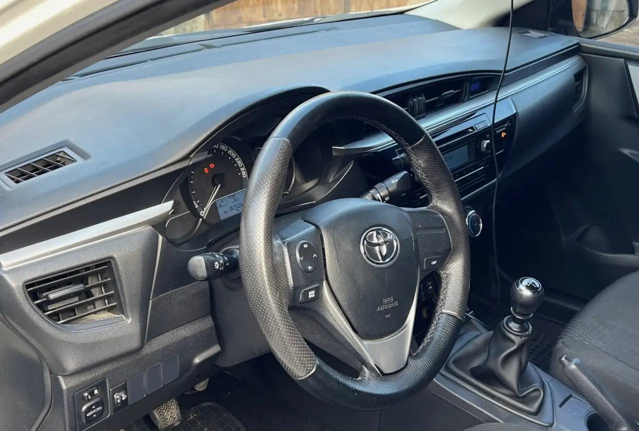 Продажа Toyota Corolla 1.6 бензин МКПП - Авто в Вологда