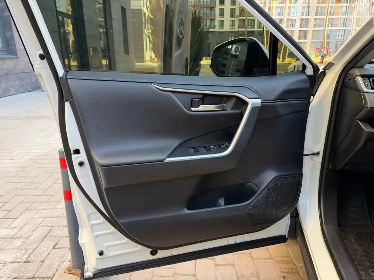 Продажа Toyota RAV4 2021 года - Легковые автомобили (Авто) в Вологда