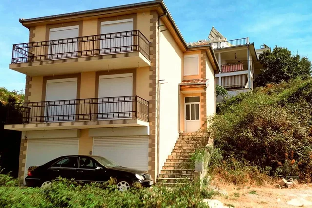 Трехэтажный дом с SPA и видом на море в Утеха, Черногория - Недвижимость в Утеха