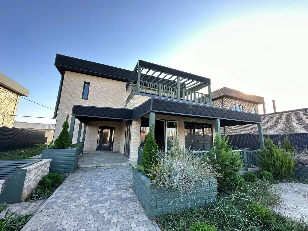 Коттеджи в английском стиле на участках 6,7 соток ИЖС - Коттеджи (Недвижимость) в Краснодар