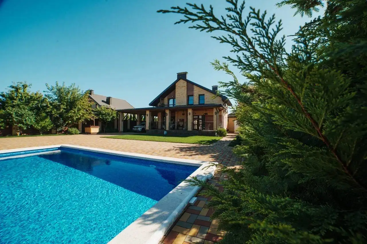 КП Вишневый сад, 160м2, 11 соток, баня, бассейн, ремонт - Загородная недвижимость (Недвижимость) в Краснодар