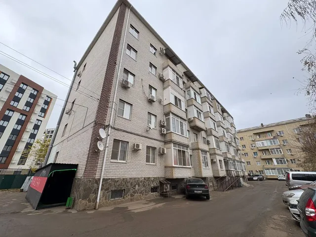 1-комнатная квартира-студия 37кв (нежилое) в цокольном этаже - Недвижимость в Краснодар