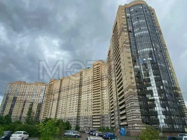 Продажа квартиры 76,6 кв.м у метро Парнас - Недвижимость в Санкт-Петербург