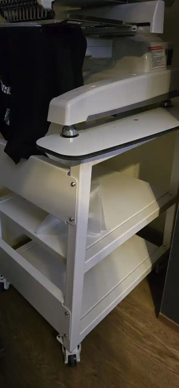 Продается вышивальная машина Velles VE 1200