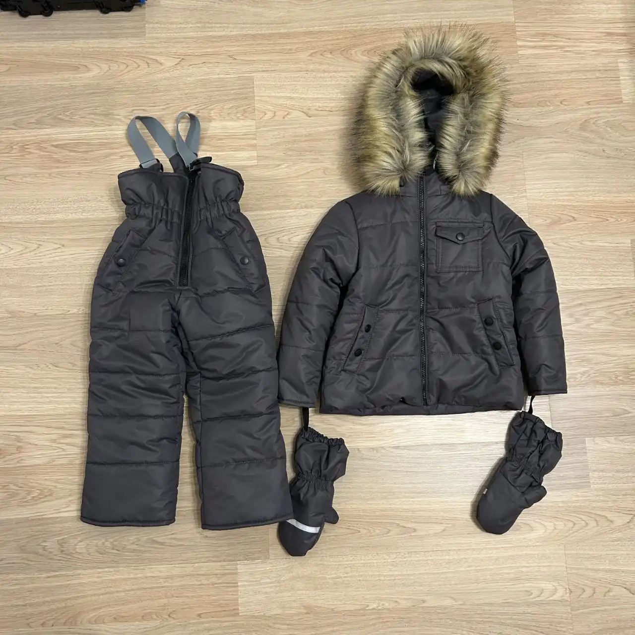 Зимний комбинезон и комплект 98 размера