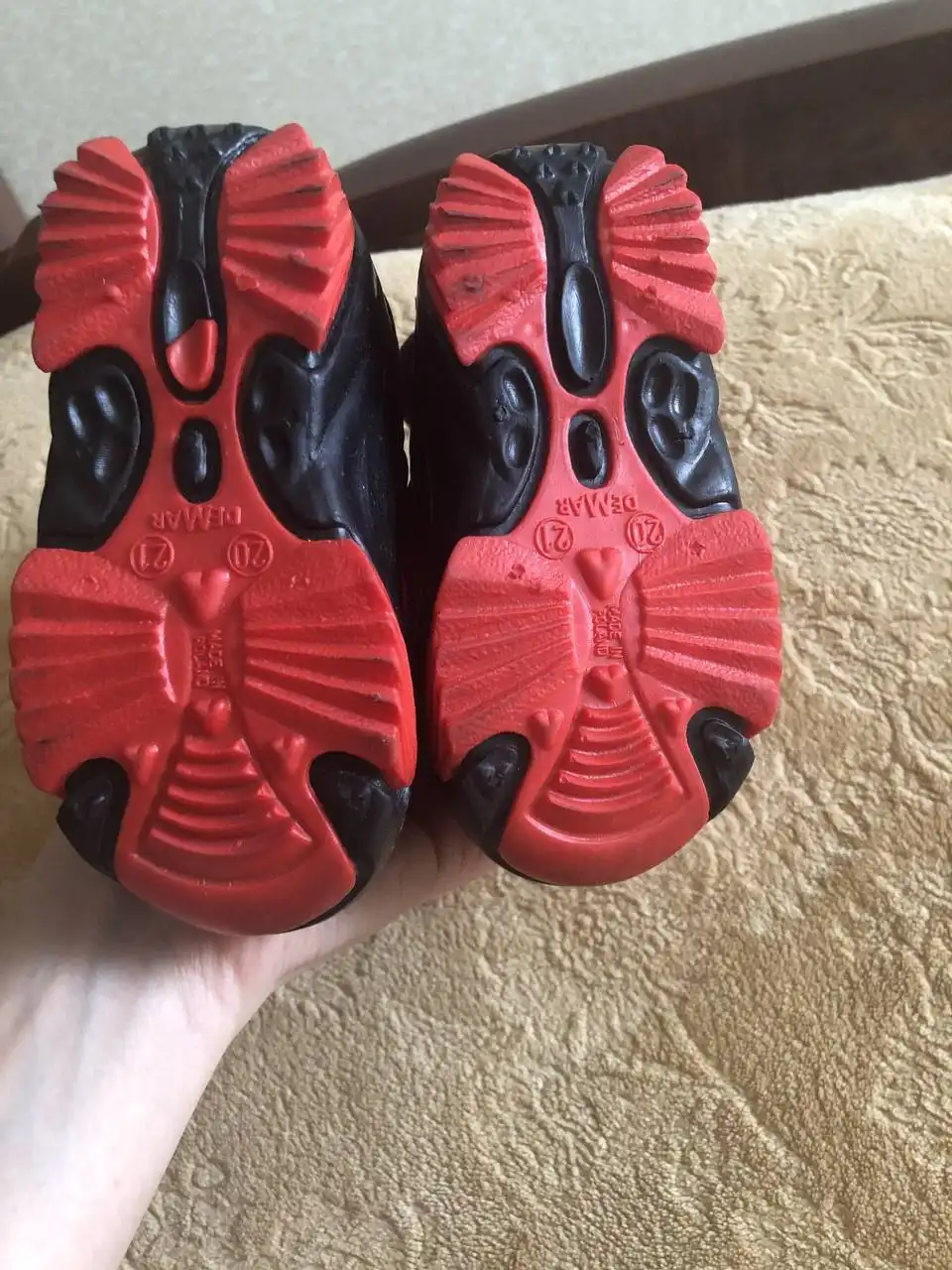 Продам зимние сноубутсы Demar