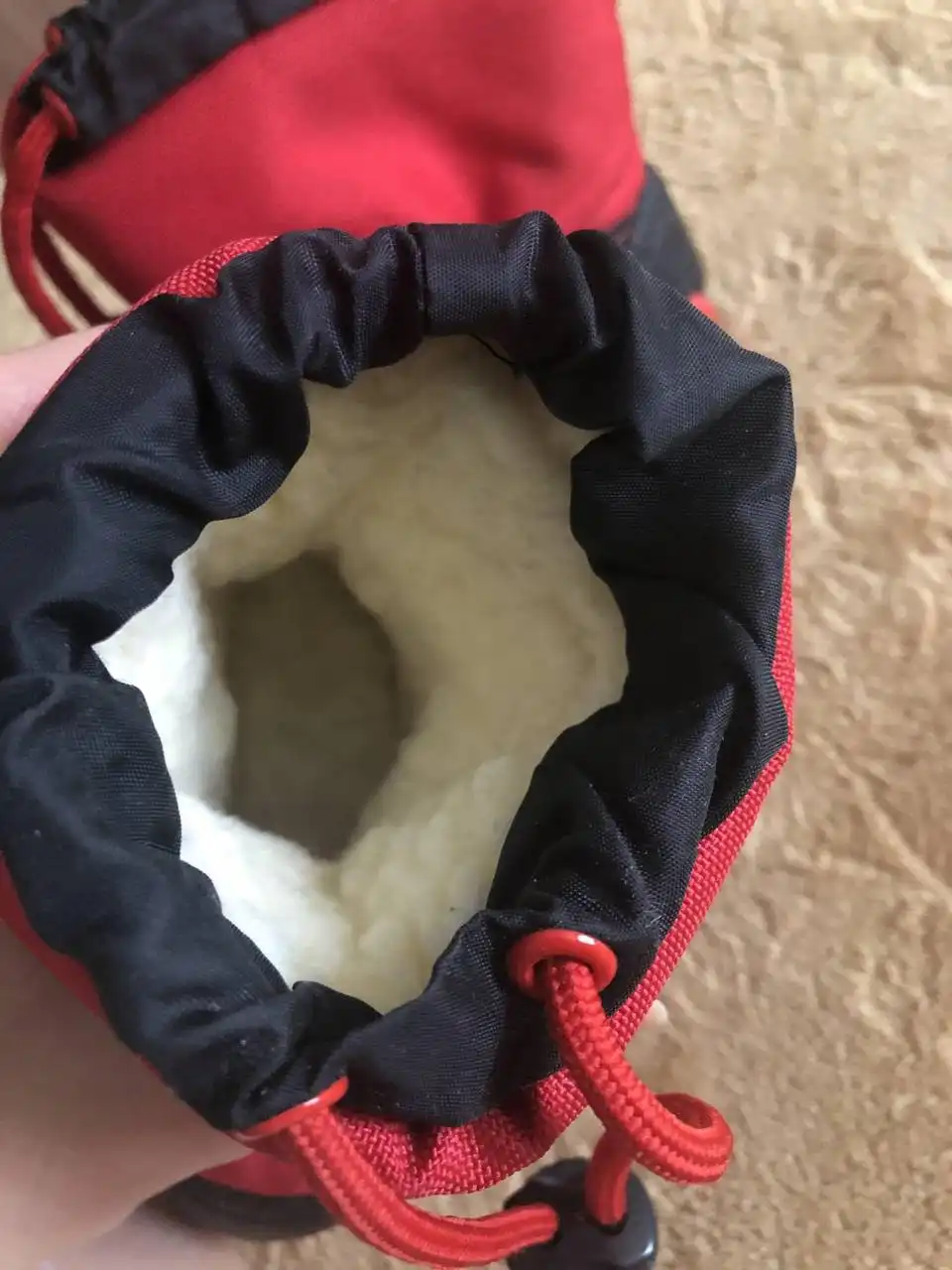 Продам зимние сноубутсы Demar