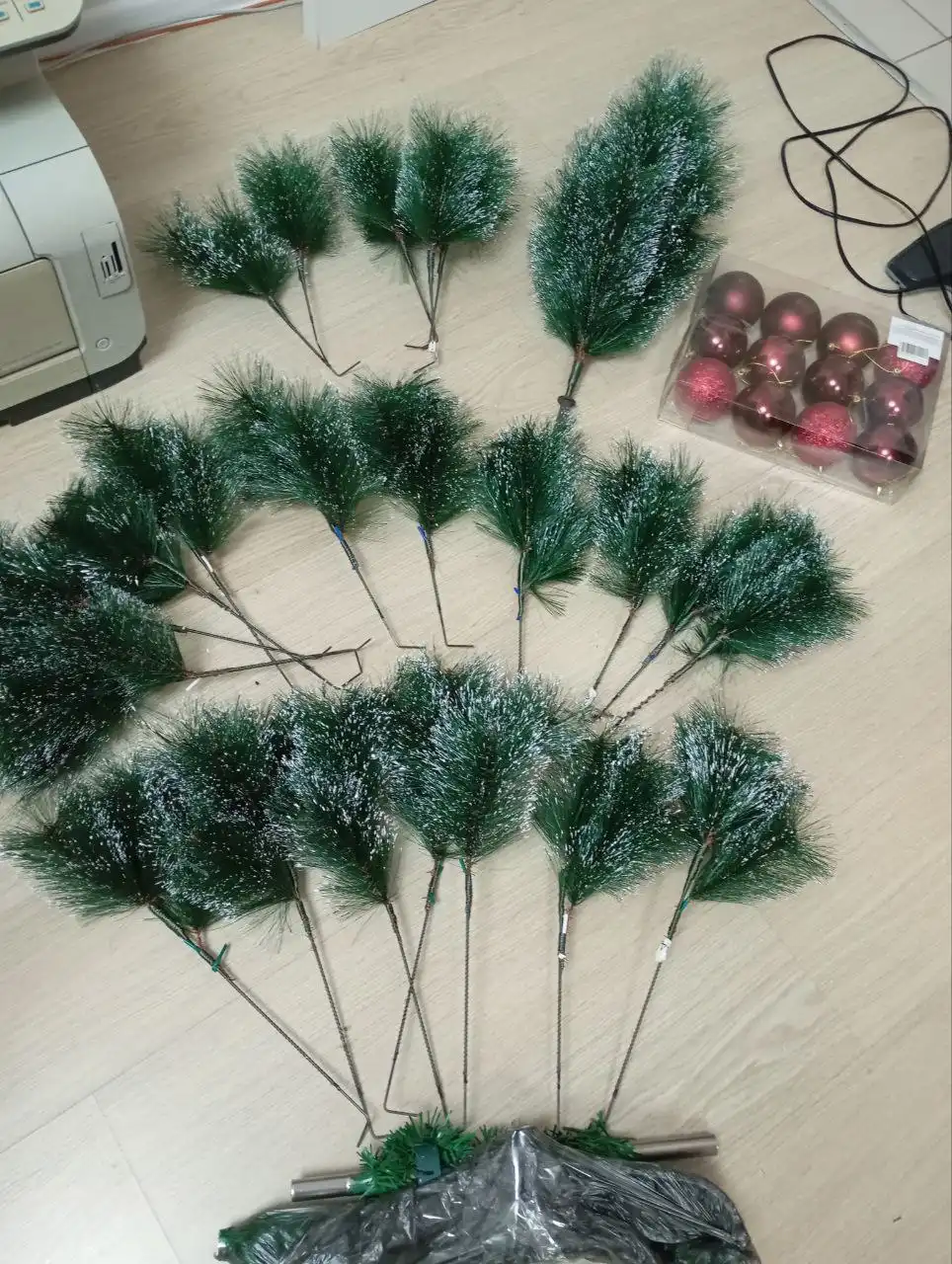 Елка с игрушками