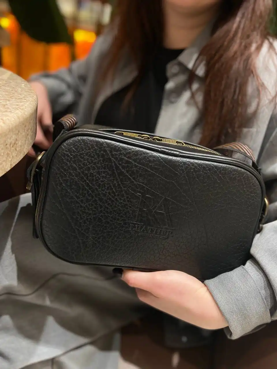 Сумка через плечо из премиальной кожи ручной работы