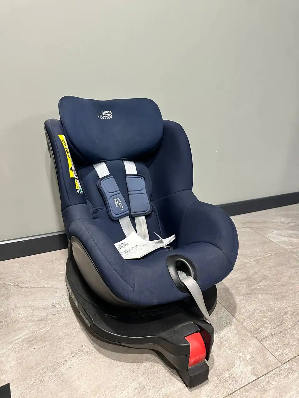 Автокресло поворотное