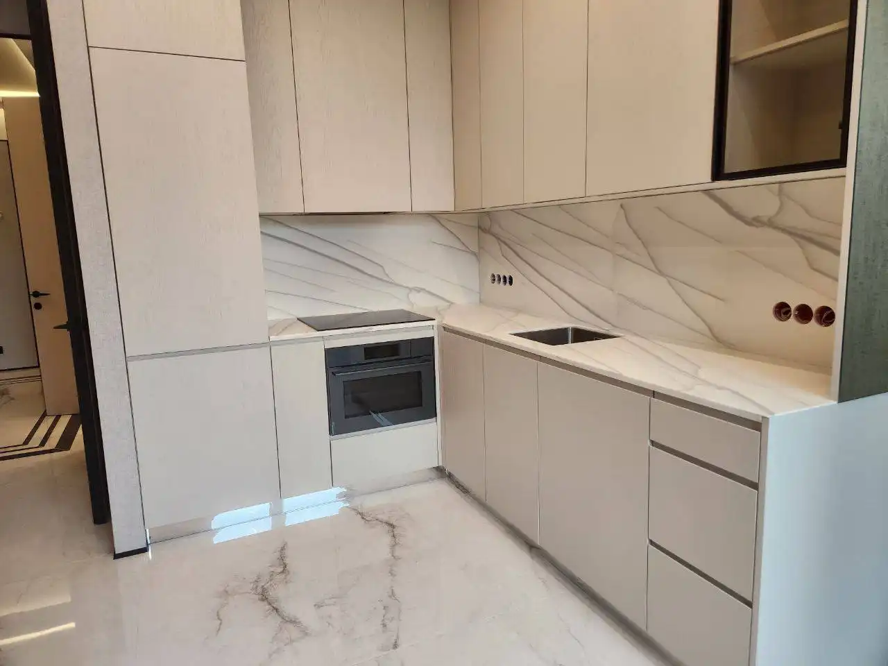 Изделия из акрилового камня и кварцевого агломерата