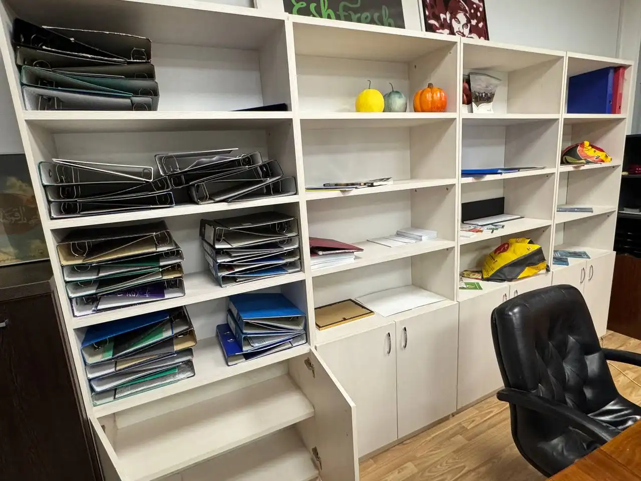 Продается офисная мебель