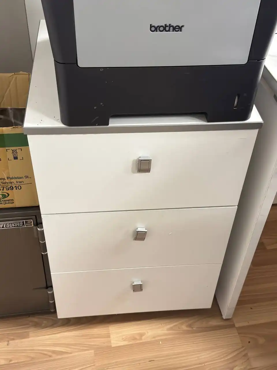 Продается офисная мебель