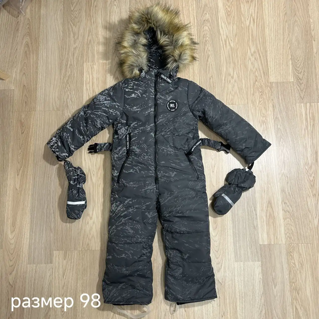 Продажа зимних комбинезонов