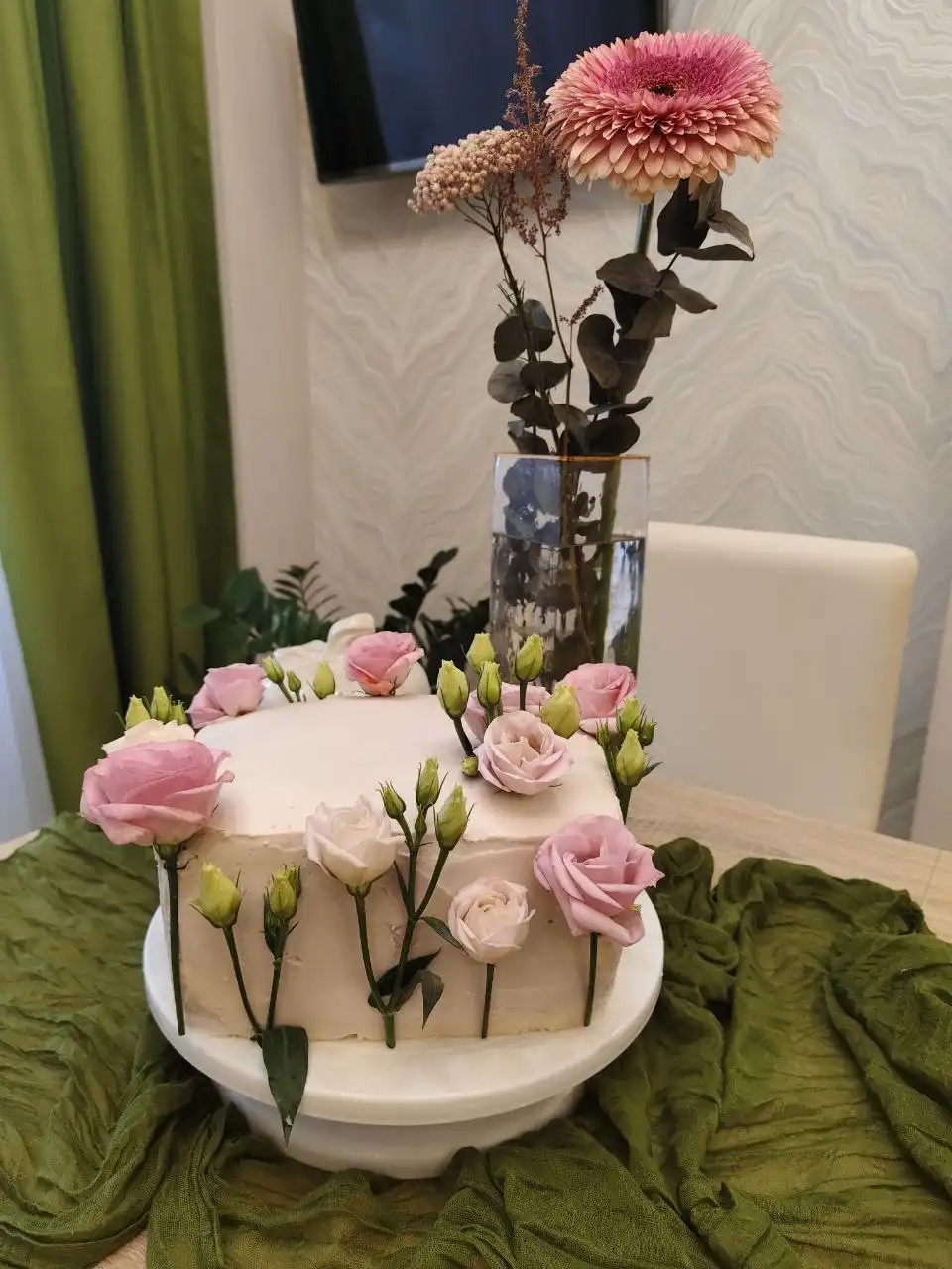 Кондитер Кристина - торты, чизкейки, пахлава, медовик, эклеры, синабоны