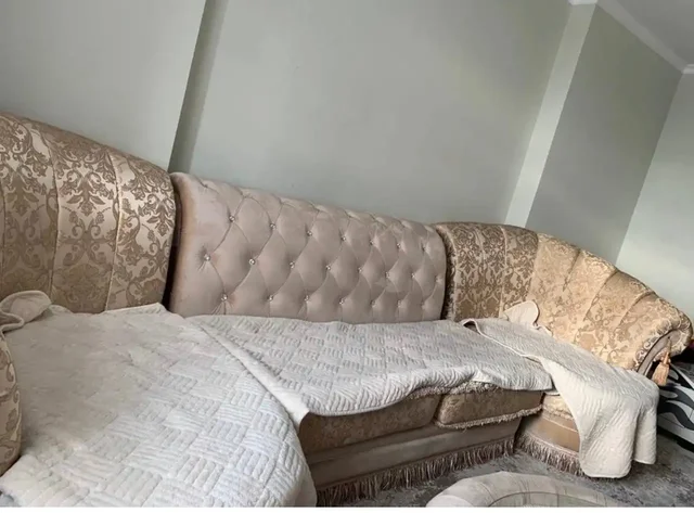 Продажа углового дивана в хорошем состоянии - Растения в Котельники