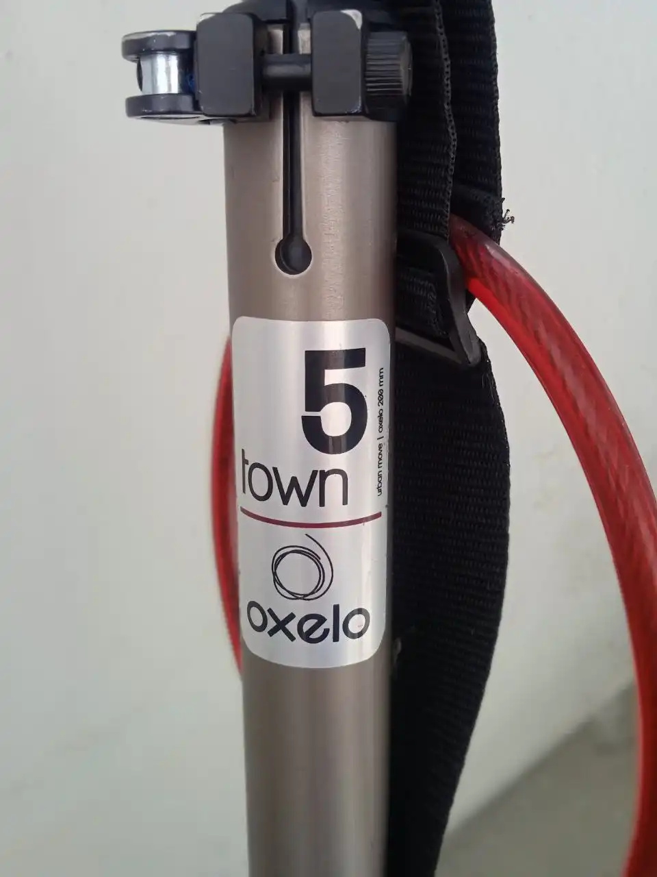 Фирменный самокат Oxelo Town 5 в хорошем состоянии