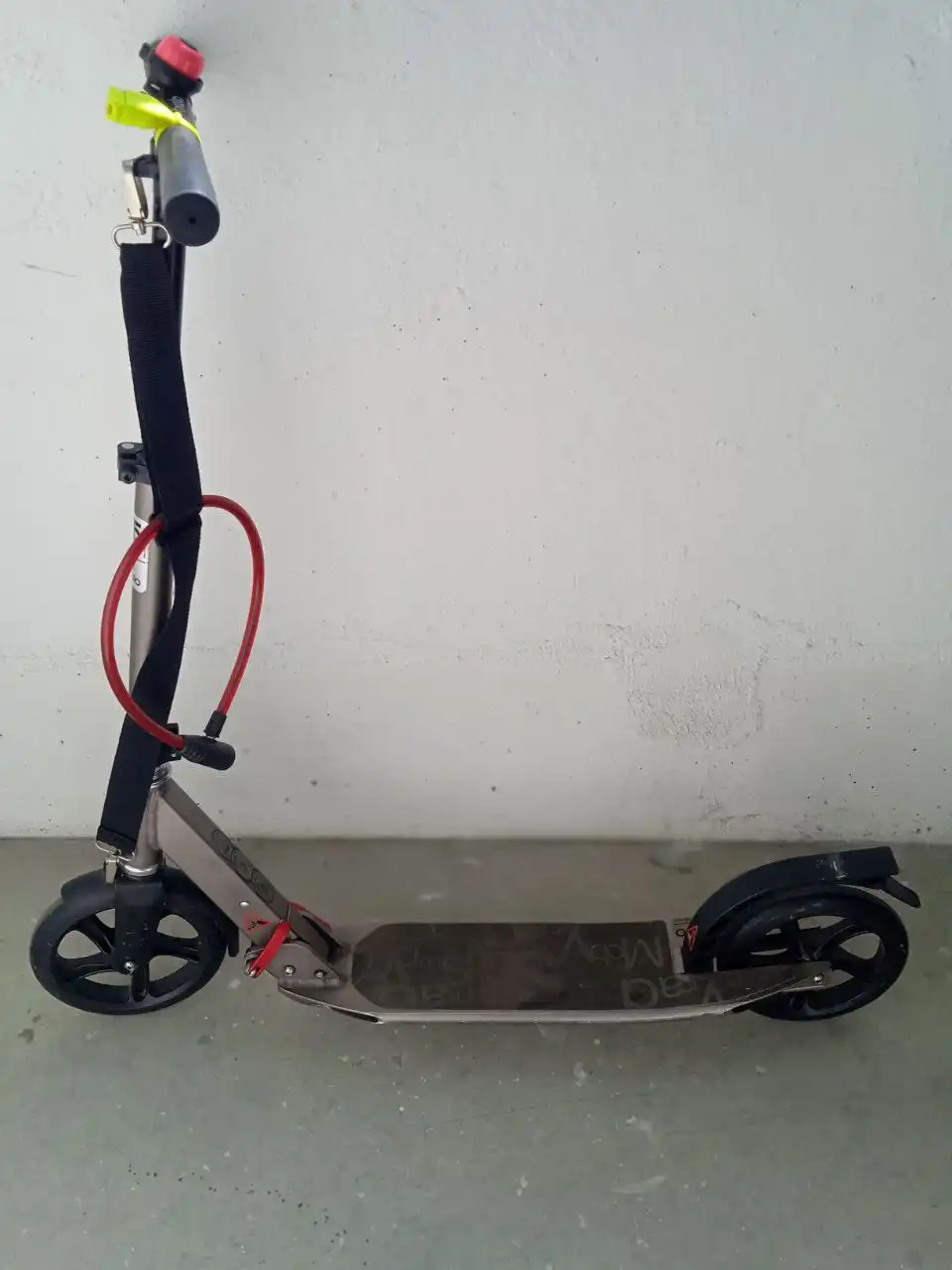 Фирменный самокат Oxelo Town 5 в хорошем состоянии