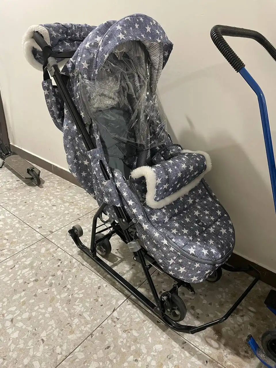 Санки-коляска в хорошем состоянии