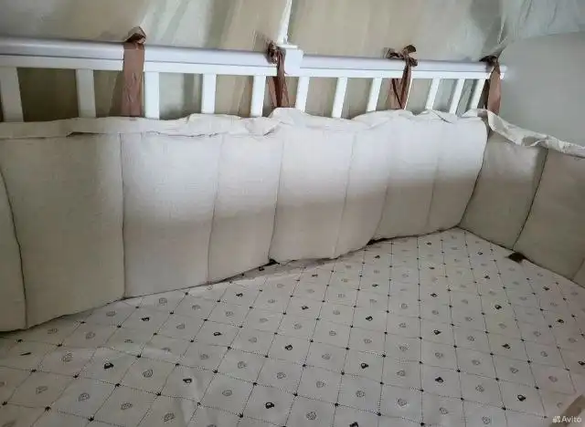 Детские товары: матрас, балдахин, бортики, подушка