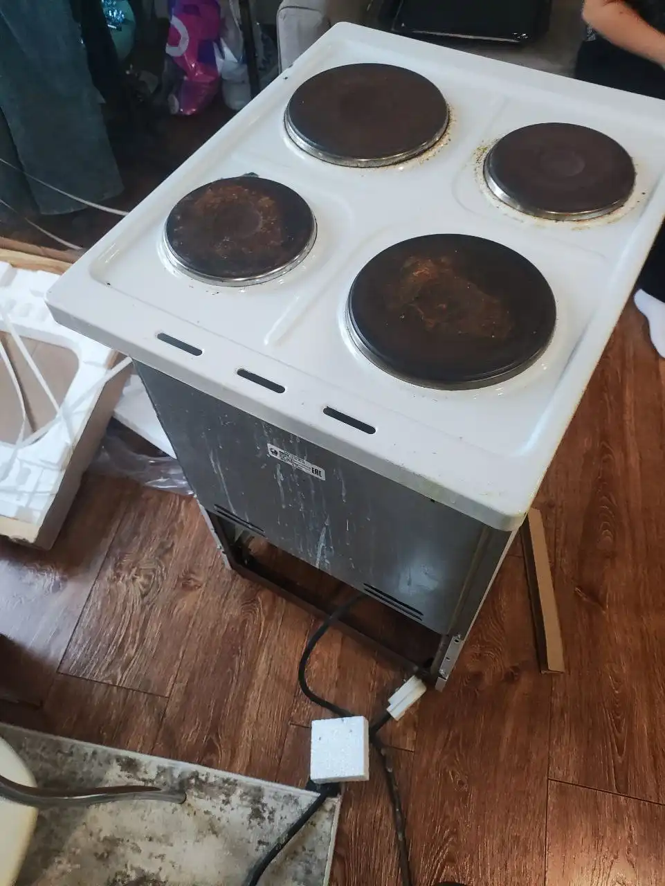 Электроплита четырёхконфорочная с духовкой - Кухонная техника (Для дома и дачи) в Люберцы