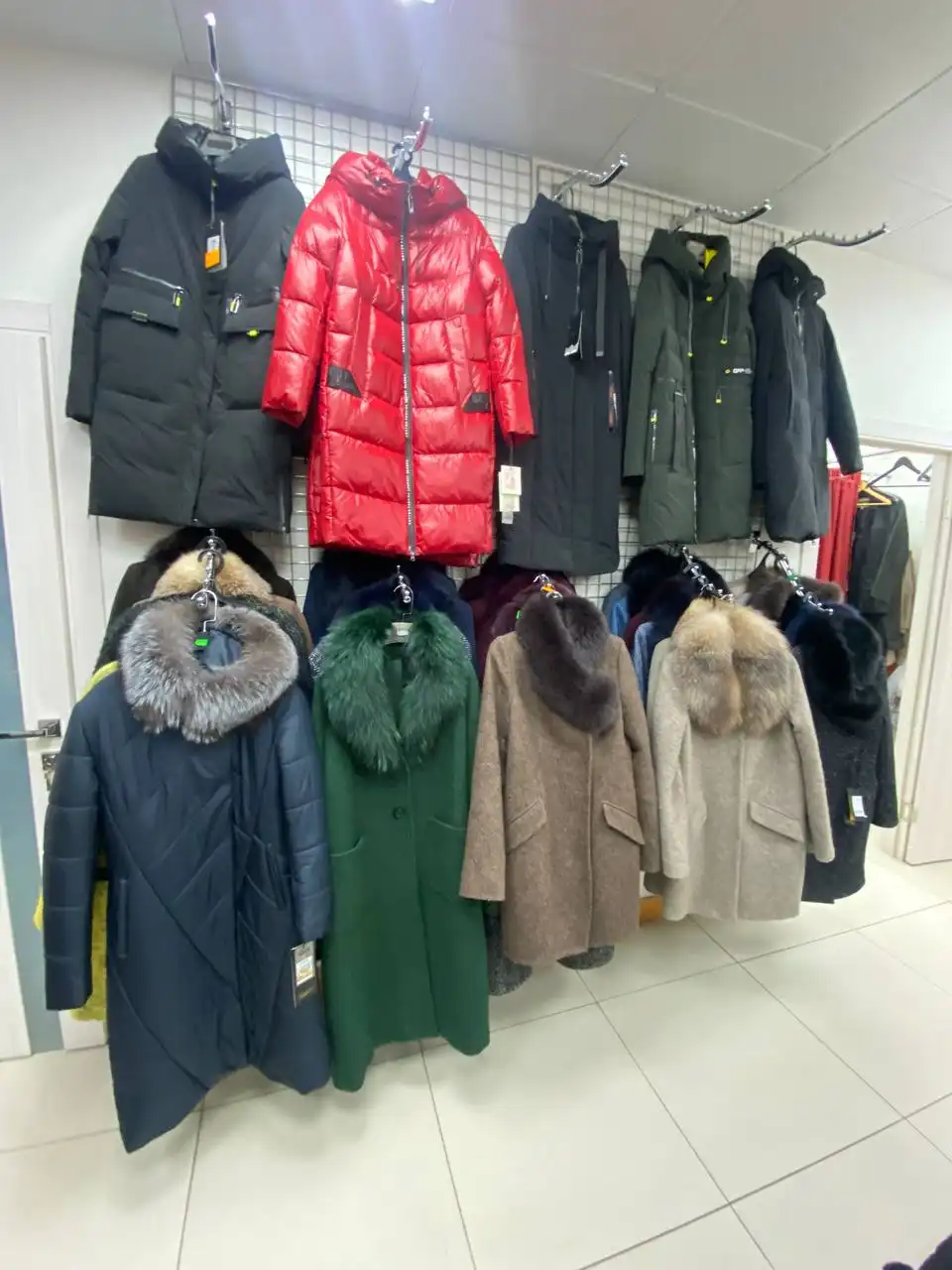 Распродажа верхней одежды зима-весна - Верхняя одежда (Одежда) в Люберцы